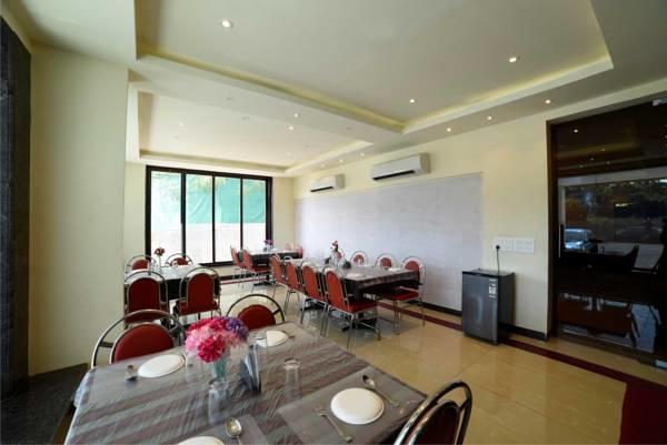 Bisu Hotel & Resorts Khed  Dış mekan fotoğraf